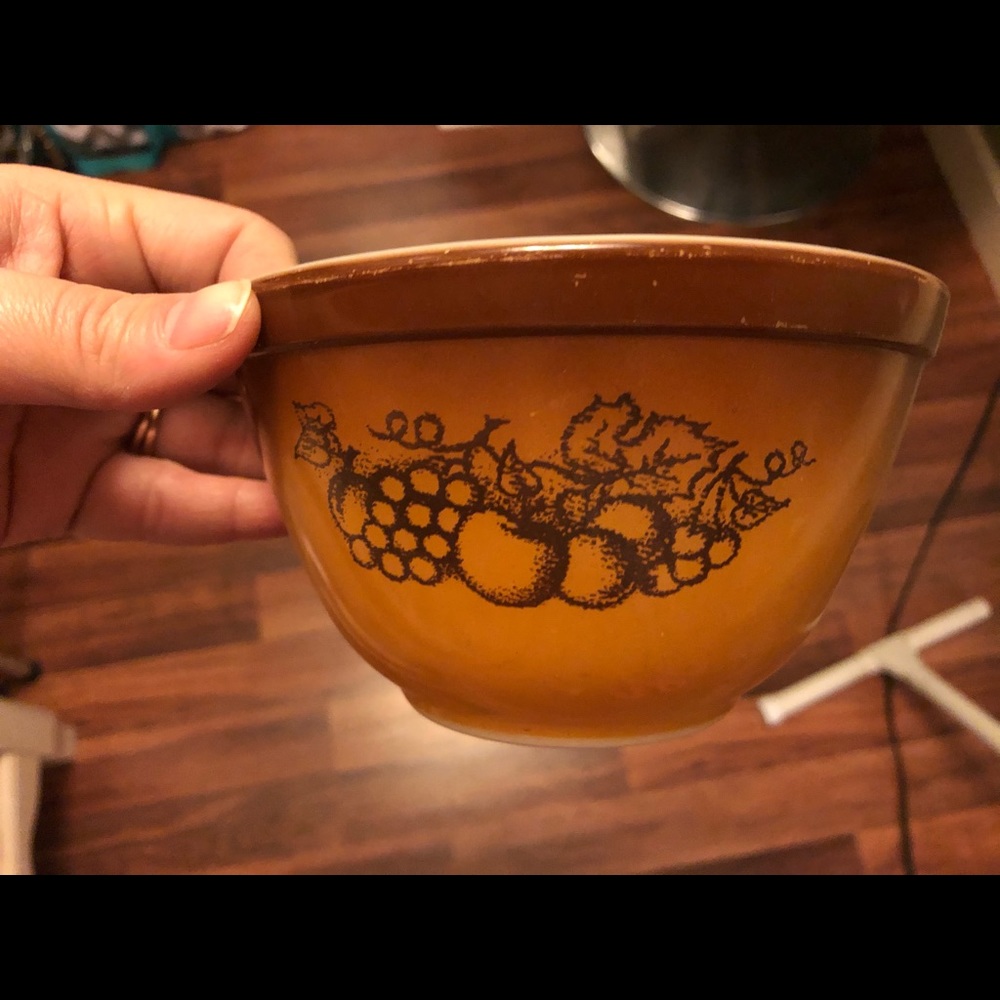 Pyrex 401 Mixing Bowl